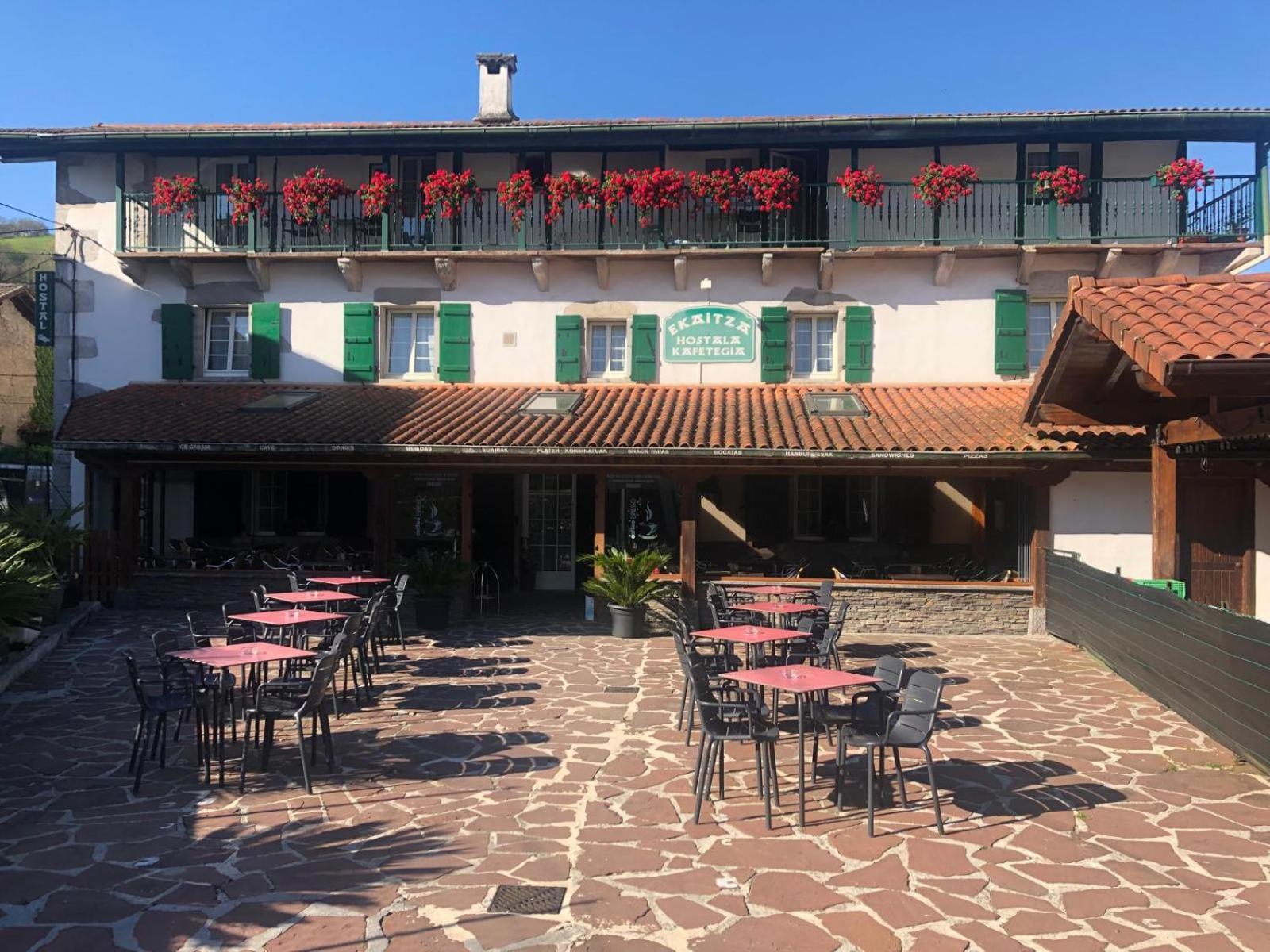 Hostal Ekaitza Hotel Lesaka Exterior foto
